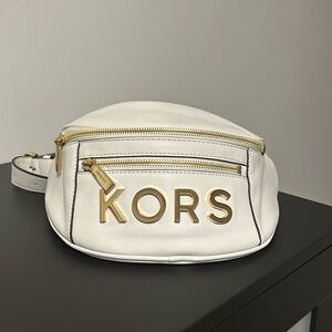 Michael Kors banana crossbody bag